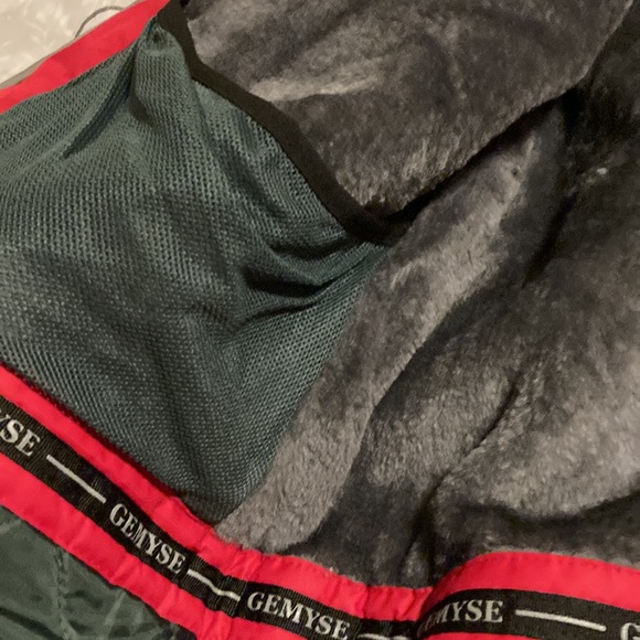 Mens M snow/Ski jacket with hood. Like new condition - Picture 5 of 6